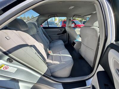 2016 Toyota Camry LE   - Photo 8 - Winnetka, CA 91306
