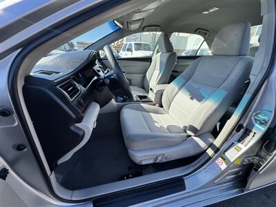2016 Toyota Camry LE   - Photo 17 - Winnetka, CA 91306