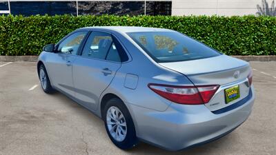 2016 Toyota Camry LE   - Photo 3 - Winnetka, CA 91306