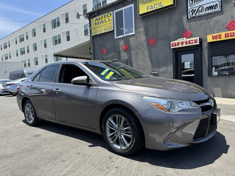 2017 Toyota Camry SE - Photo 1 - Winnetka, CA 91306