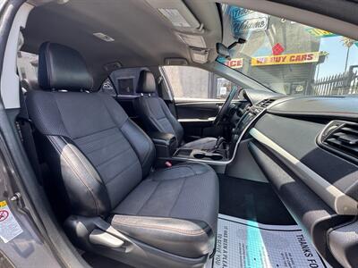 2017 Toyota Camry SE   - Photo 8 - Winnetka, CA 91306