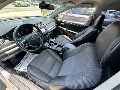 2017 Toyota Camry SE   - Photo 18 - Winnetka, CA 91306