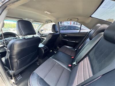 2017 Toyota Camry SE   - Photo 21 - Winnetka, CA 91306