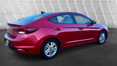2019 Hyundai ELANTRA SEL   - Photo 4 - Winnetka, CA 91306