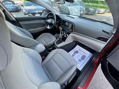 2019 Hyundai ELANTRA SEL   - Photo 17 - Winnetka, CA 91306
