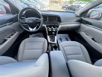 2019 Hyundai ELANTRA SEL   - Photo 11 - Winnetka, CA 91306
