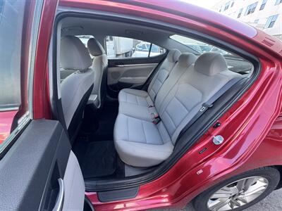 2019 Hyundai ELANTRA SEL   - Photo 10 - Winnetka, CA 91306