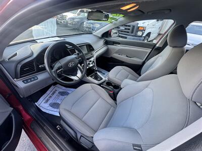 2019 Hyundai ELANTRA SEL   - Photo 6 - Winnetka, CA 91306
