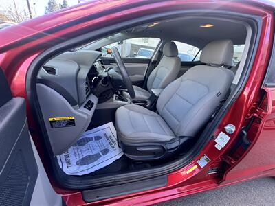 2019 Hyundai ELANTRA SEL   - Photo 7 - Winnetka, CA 91306