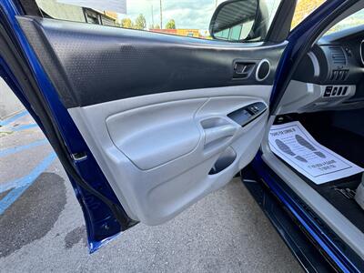 2014 Toyota Tacoma PreRunner   - Photo 12 - Winnetka, CA 91306