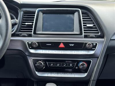 2019 Hyundai SONATA SE   - Photo 17 - Winnetka, CA 91306