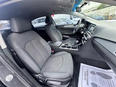 2019 Hyundai SONATA SE   - Photo 10 - Winnetka, CA 91306