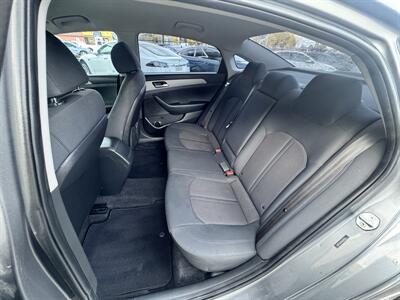 2019 Hyundai SONATA SE   - Photo 24 - Winnetka, CA 91306