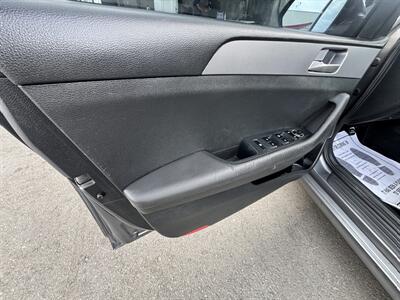 2019 Hyundai SONATA SE   - Photo 22 - Winnetka, CA 91306