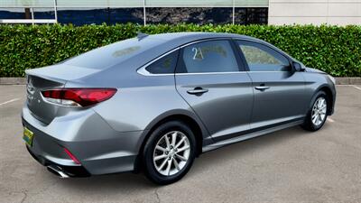 2019 Hyundai SONATA SE   - Photo 5 - Winnetka, CA 91306