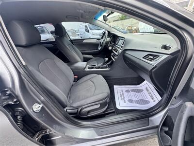 2019 Hyundai SONATA SE   - Photo 11 - Winnetka, CA 91306