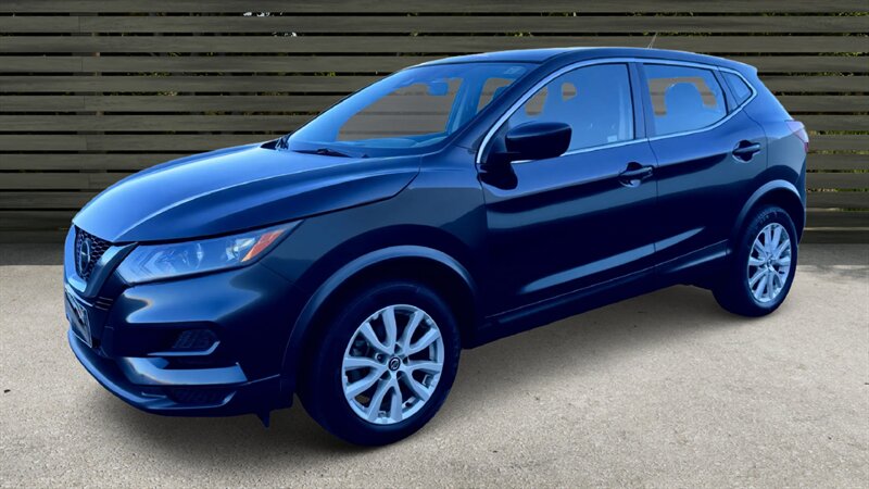 2021 Nissan Rogue Sport S   - Photo 1 - Winnetka, CA 91306