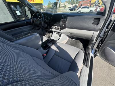 2011 Toyota Tacoma PreRunner V6  Pregunte X Antonio 818 288 3783 - Photo 20 - Winnetka, CA 91306
