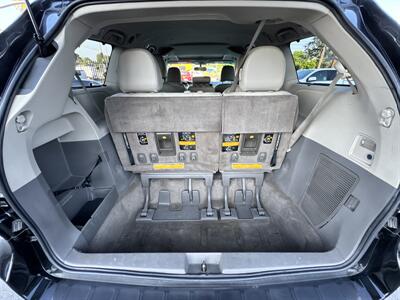 2012 Toyota Sienna XLE 8-Passenger  up to 30 days for your down payment O.A.C - Photo 25 - Winnetka, CA 91306