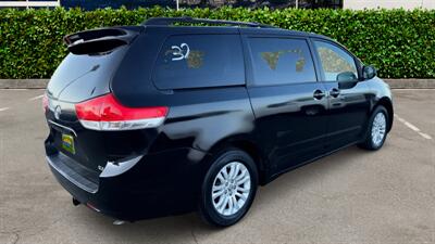 2012 Toyota Sienna XLE 8-Passenger  up to 30 days for your down payment O.A.C - Photo 4 - Winnetka, CA 91306