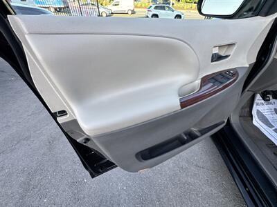2012 Toyota Sienna XLE 8-Passenger  up to 30 days for your down payment O.A.C - Photo 31 - Winnetka, CA 91306