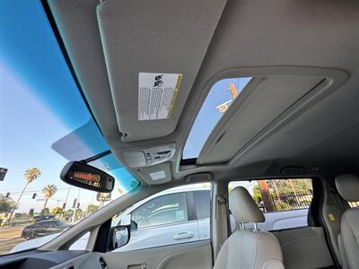 2012 Toyota Sienna XLE 8-Passenger  up to 30 days for your down payment O.A.C - Photo 6 - Winnetka, CA 91306