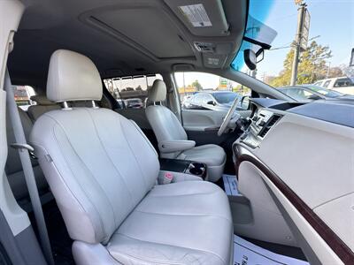 2012 Toyota Sienna XLE 8-Passenger  up to 30 days for your down payment O.A.C - Photo 15 - Winnetka, CA 91306