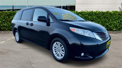 2012 Toyota Sienna XLE 8-Passenger  up to 30 days for your down payment O.A.C - Photo 5 - Winnetka, CA 91306