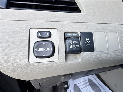 2012 Toyota Sienna XLE 8-Passenger  up to 30 days for your down payment O.A.C - Photo 32 - Winnetka, CA 91306