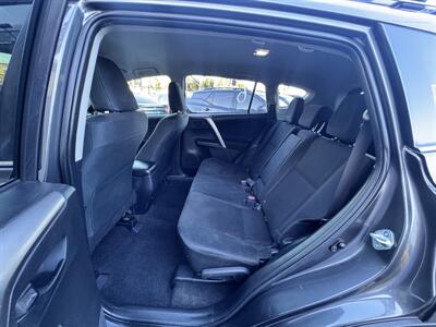 2018 Toyota RAV4 LE - Photo 13 - Winnetka, CA 91306