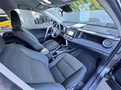 2018 Toyota RAV4 LE - Photo 25 - Winnetka, CA 91306