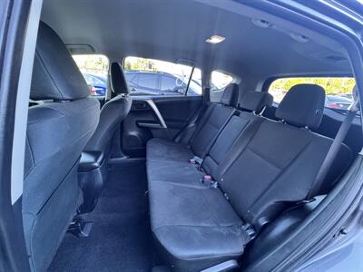 2018 Toyota RAV4 LE - Photo 12 - Winnetka, CA 91306