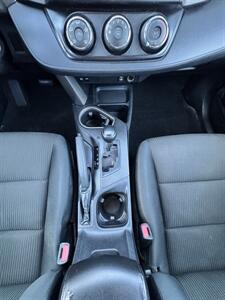 2018 Toyota RAV4 LE - Photo 18 - Winnetka, CA 91306