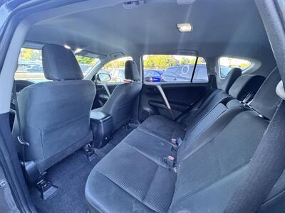 2018 Toyota RAV4 LE - Photo 11 - Winnetka, CA 91306