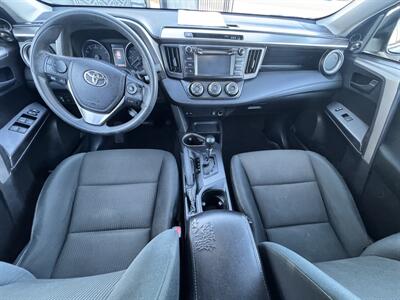2018 Toyota RAV4 LE - Photo 16 - Winnetka, CA 91306