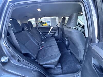 2018 Toyota RAV4 LE - Photo 24 - Winnetka, CA 91306