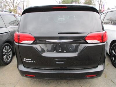 2017 Chrysler Pacifica Touring   - Photo 3 - Edison, NJ 08817