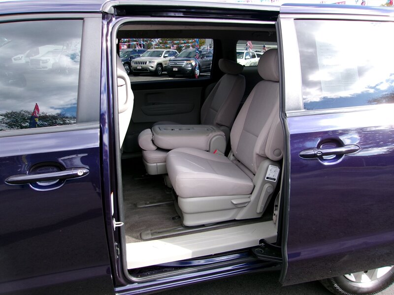 2021 Kia Sedona LX   - Photo 6 - Edison, NJ 08817