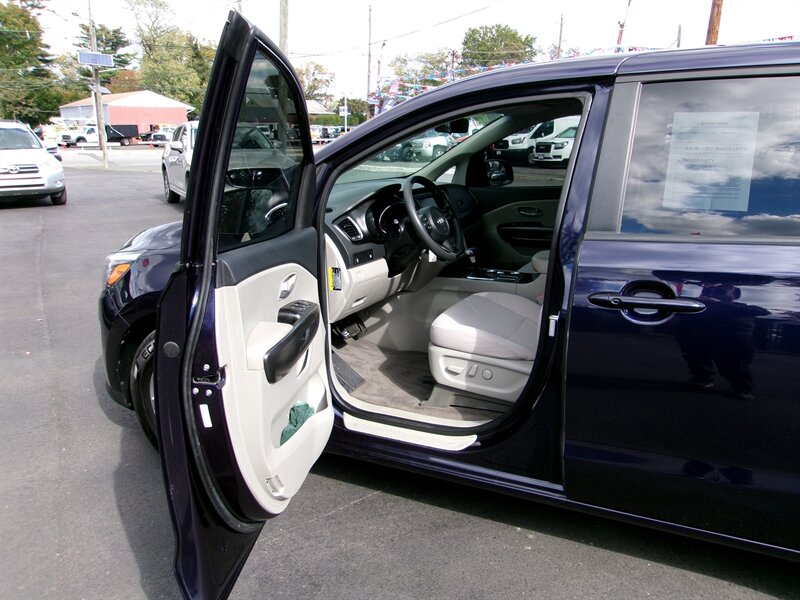 2021 Kia Sedona LX   - Photo 4 - Edison, NJ 08817