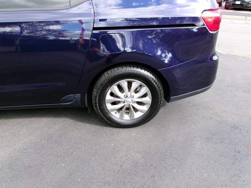 2021 Kia Sedona LX   - Photo 8 - Edison, NJ 08817