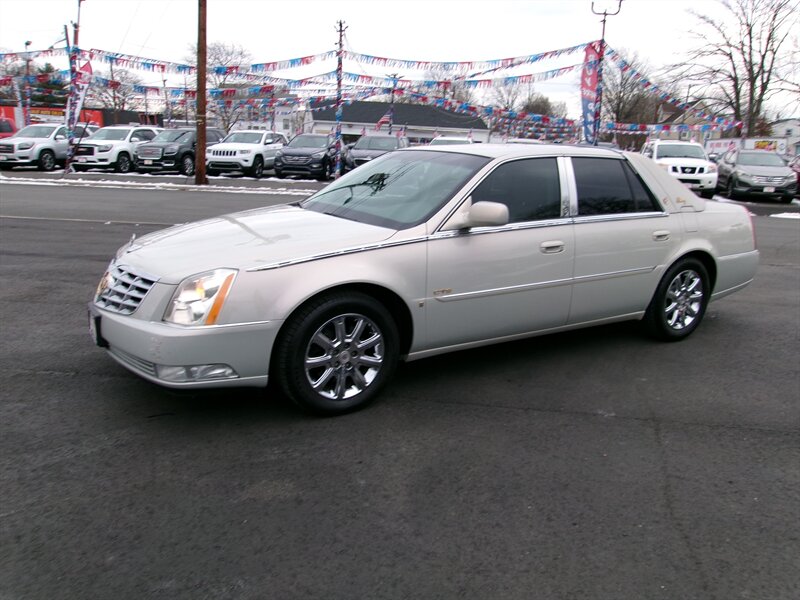 2007 Cadillac DTS Luxury II's photo