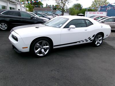 2013 Dodge Challenger SXT Coupe