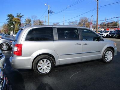 2013 Chrysler Town & Country Touring   - Photo 6 - Edison, NJ 08817