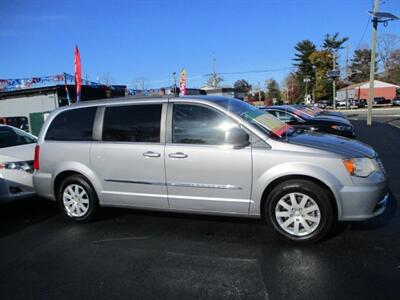 2013 Chrysler Town & Country Touring   - Photo 8 - Edison, NJ 08817