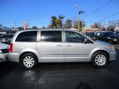 2013 Chrysler Town & Country Touring   - Photo 7 - Edison, NJ 08817