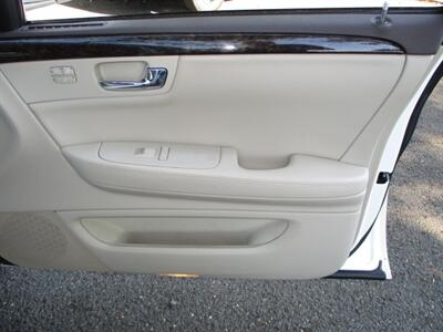 2011 Cadillac DTS Luxury Collection   - Photo 26 - Edison, NJ 08817