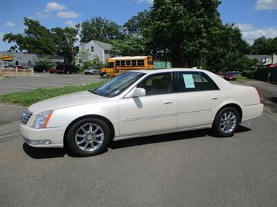 2011 Cadillac DTS Luxury Collection  