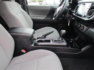 2020 Toyota Tacoma TRD Sport   - Photo 15 - Bell, CA 90201