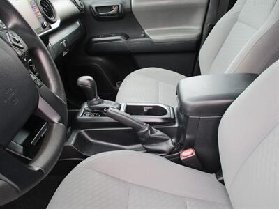 2020 Toyota Tacoma TRD Sport   - Photo 9 - Bell, CA 90201