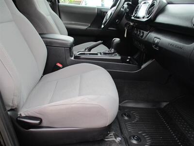 2020 Toyota Tacoma TRD Sport   - Photo 14 - Bell, CA 90201